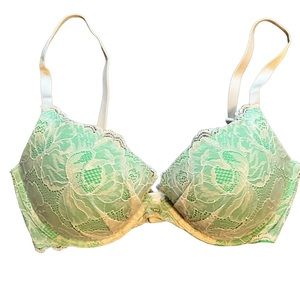 Victoria’s Secret Plunge Bra